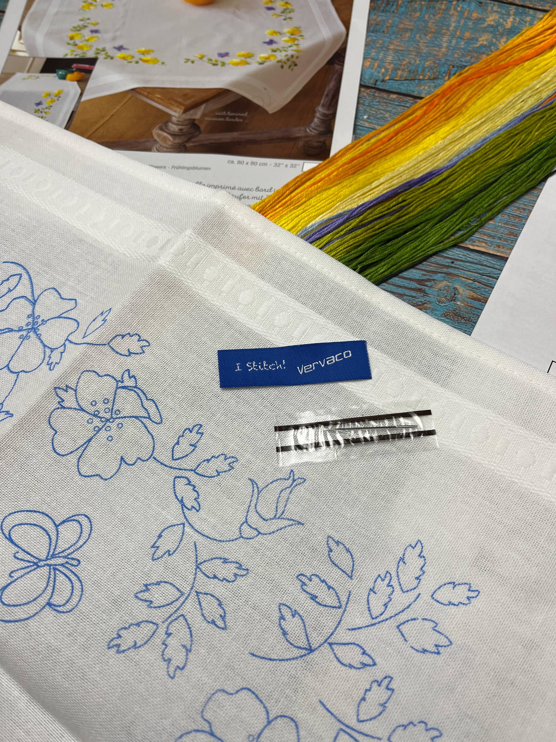 春の花柄テーブルクロス刺繍キット、小さな花と蝶のテーブルランナー