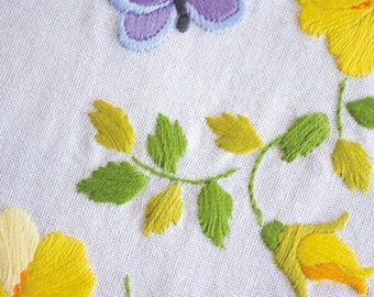 春の花柄テーブルクロス刺繍キット、小さな花と蝶のテーブルランナー