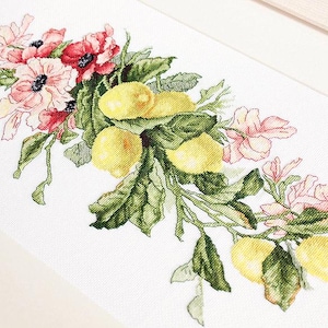Zitronen & Mohnblumen Kreuzstichpackung, Stickmuster mit Zitrusfrüchten, Nadelspitze Stickpackung, DIY Küche Lebensmittel Stickpackung