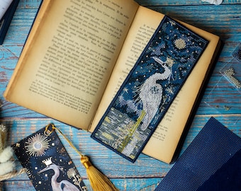 DIY Heron bookmark cross stitch kit, bird in moonlight x-stitch plastic pattern, blue heron in night landscape design, book lover gift