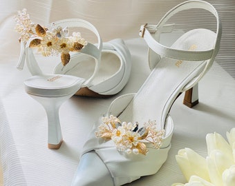 Bridal shoes clips , flower shoes clips , Wedding Gift for Her shoes clips , bridal accessories, heel clips