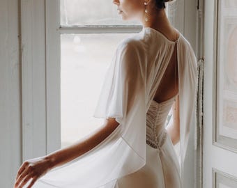 Hauchzartes Braut-Cape aus Seidenchiffon | Minimalistischer weißer Hochzeits-Schal