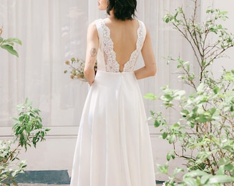 Robe de mariée simple dos nu avec jupe trapèze et encolure bateau, dos en V orné de dentelle (fiançailles / pré-mariage / céleste) - juin