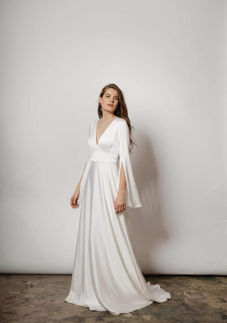 Robe de mariée Septembre en satin fluide, dos goutte d'eau