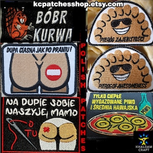 Puede incluir: Una colección de parches bordados con varios diseños y texto. Los parches incluyen un castor con texto, un trasero con una señal de stop, pierogi con gafas de sol y una pizza con texto. Los parches son de varios colores.