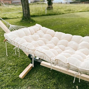 hamac en filet et coussin matelassé fait main | Chaise longue d'extérieur, balançoire sous porche | Hamac bohème | Suspendu suspendu en filet de coton |  120 kg (264,6 livres)