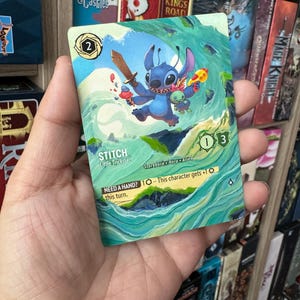 Tarjeta Disney Lorcana con arte alterado - Hecho a pedido Stitch Little Trickster l TCG Card Alter Tarjeta pintada a mano Lilo y Stitch Regalo