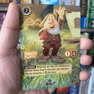 Cartão Disney Lorcana Arte Alterada Sneezy Seven Dwarves art alter l Cartão TCG Alter - Cartão pintado único presente Disney Lorcana