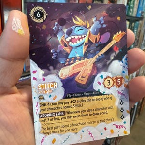 Tarjeta Disney Lorcana hecha a pedido con arte alterado - Rockstar Stitch l TCG Card Alter, tarjeta pintada a mano, Lilo y Stitch Gift Lorcana Alter