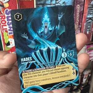 Arte alterado de la carta de Lorcana: Hades Infernal Schemer, el primer capítulo legendario - TCG Card Alter Carta pintada única en su tipo
