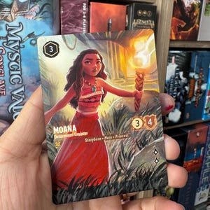 Altar artístico de cartas de Disney Lorcana: Pua de Moana, arte completo de altar l TCG Card Alter: regalo de Disney Lorcana único pintado a mano