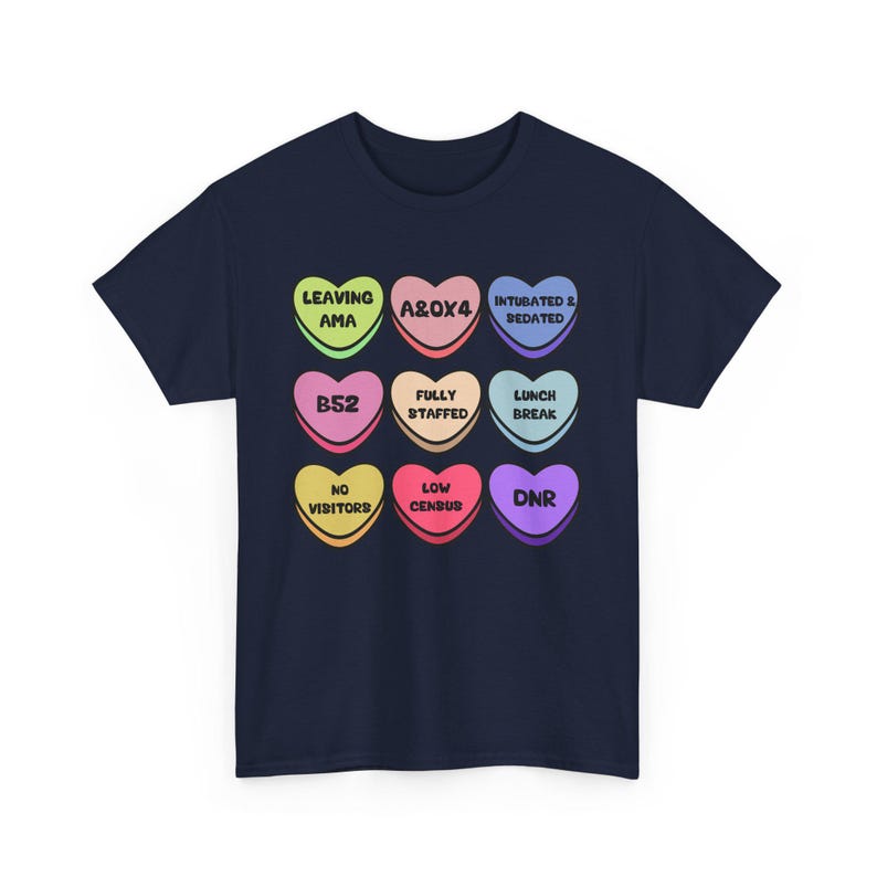T-shirt coeurs bonbon infirmière, chemise humour Saint-Valentin, vêtements d'infirmière unisexe, t-shirt graphique drôle de Saint-Valentin, cadeau Saint-Valentin image 7