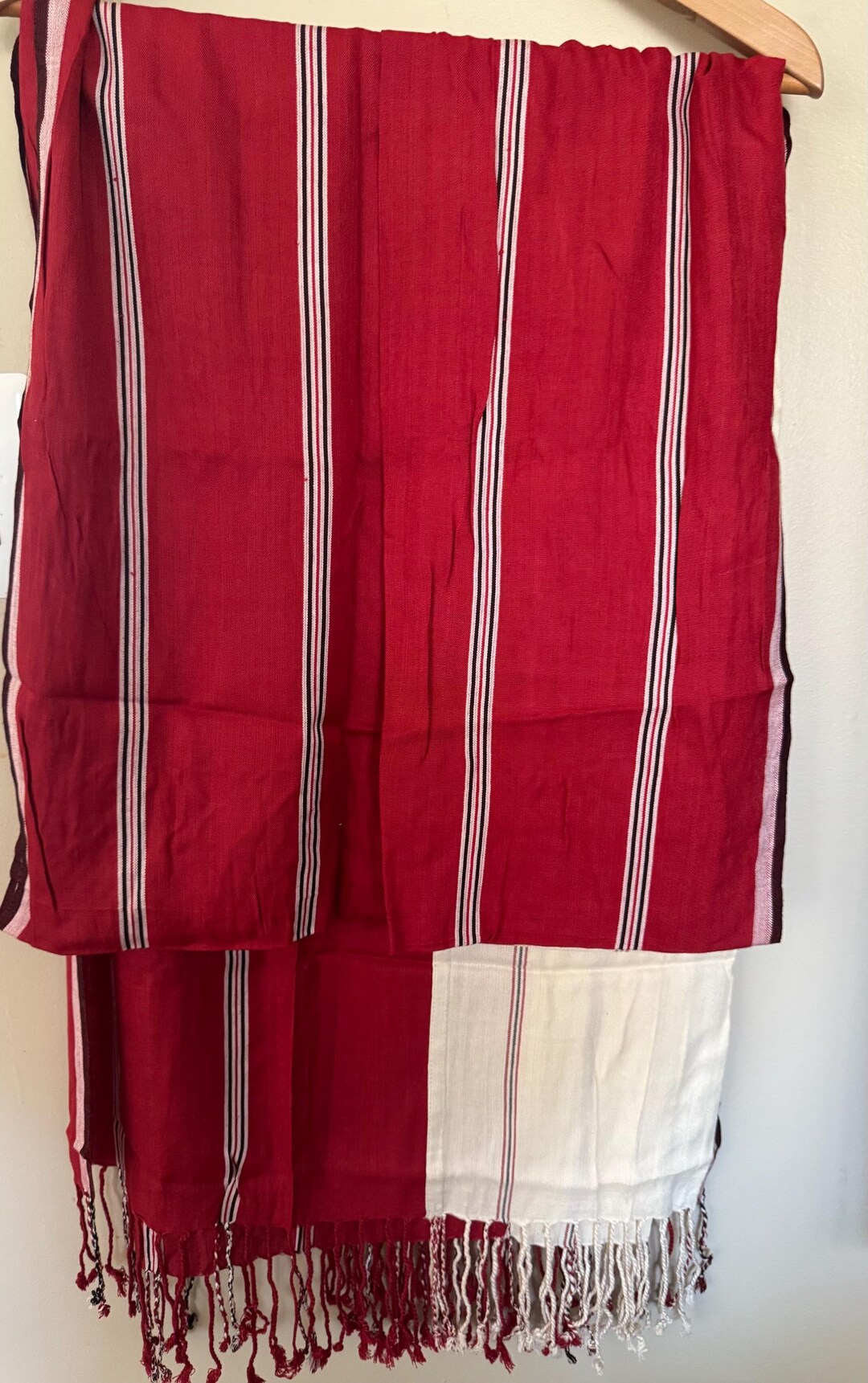 Tibetan Chöd Shawl – White Maroon Meditation Wrap, Tantric Buddhist ...