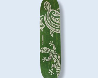Skateboard Hawaiian style with transparent griptape