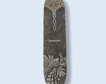 Skateboard Hawaiian style with transparent griptape