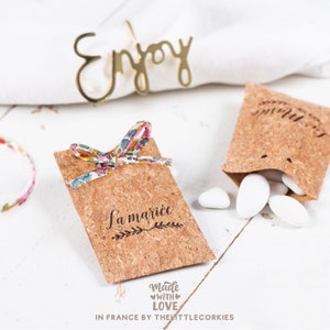 Marque-place personnalisé Liberty pour invités mariage, baptême, pochette marque place liège, déco de table Liberty, pochon dragées