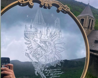 Magnifique miroir doré gravé à la main