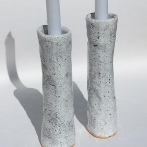 Einzigartiges, handgefertigtes Keramik-Kerzenhalter-Set (2-teilig) – ideales Einzugsgeschenk