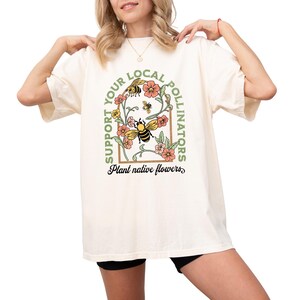 Camiseta de jardinería Camiseta de abejas Camiseta de flores silvestres Camiseta de insectos Camiseta de primavera Regalo para amantes de las abejas Camiseta para salvar a las abejas Camiseta de flores Camiseta de abejas de miel