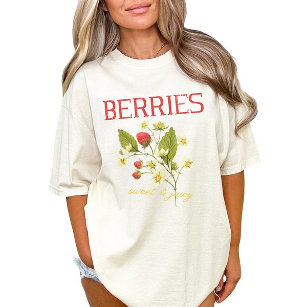 Vintage Strawberry Shirt, Summer Fruit T Shirt, Berry Farmer Shirt, Garden TShirt, Strawberry Lover Gift, Plant Shirt, Cute Botanical Shirt