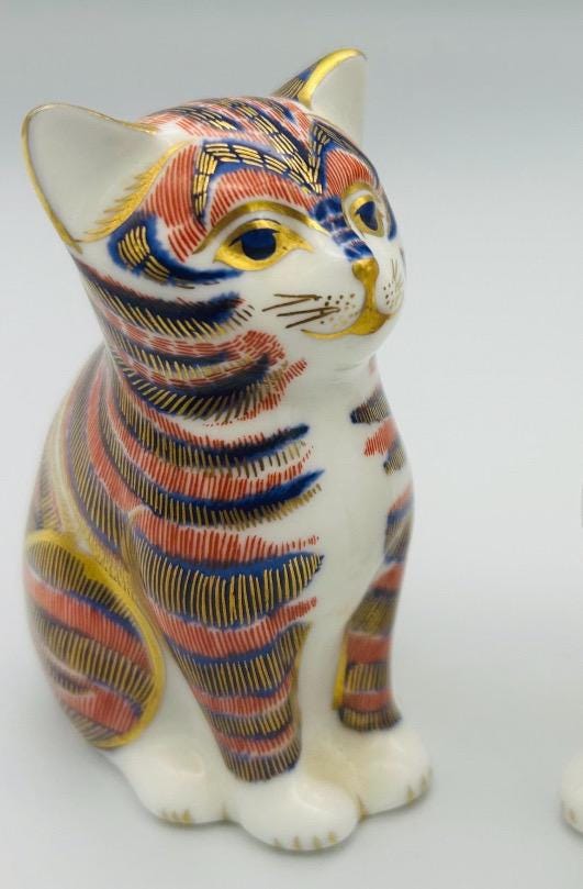 ロイヤル クラウン ダービー 伊万里猫と子猫 – エレガントな 22k