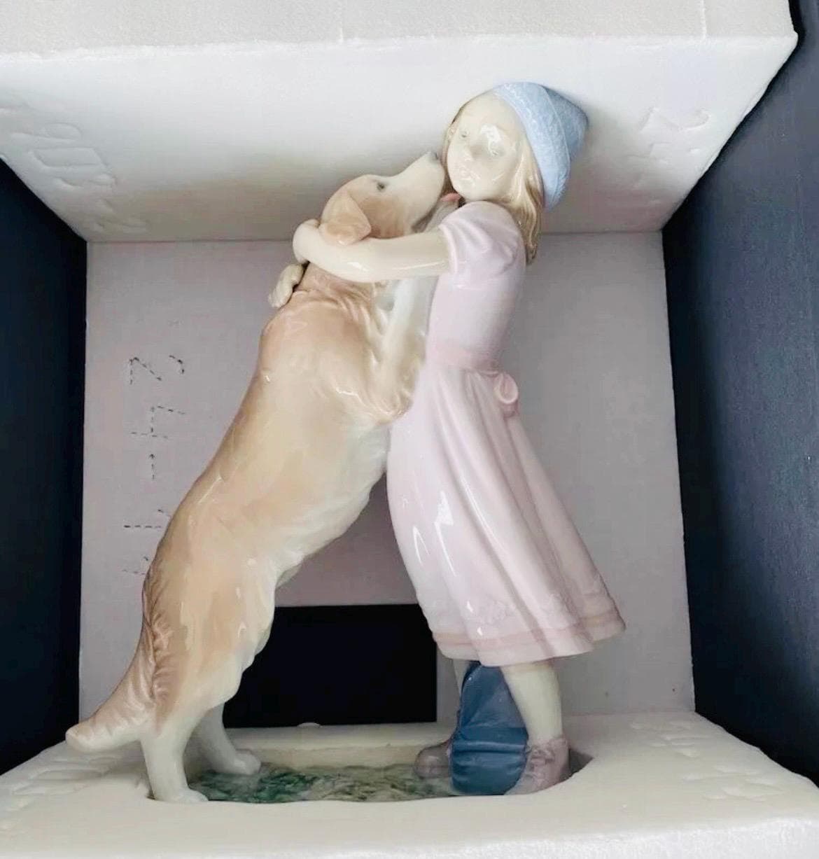 底値ッ！！★☆リアドロ→犬と少女ッ☆★ LLADRO 高品質 少女と犬の置物