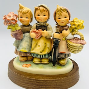 Hummel Figurine #721 &quot;Trio of Wishes&quot; –  Trio Collection – MINT w/ Original Base – TMK7