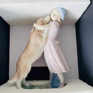 Lladro Spain #6903 &quot;A Warm Welcome&quot; Girl with Dog Figurine – Retired Vintage Porcelain Collectible