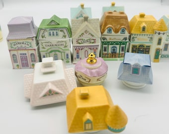 Antico, senza tempo, raro villaggio di spezie Lenox, collezione Canterbury, venduto singolarmente