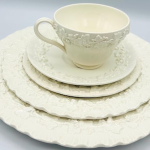 Vintage Wedgwood Queensware Place Setting: Cream Embossed Grapes Shell Edge