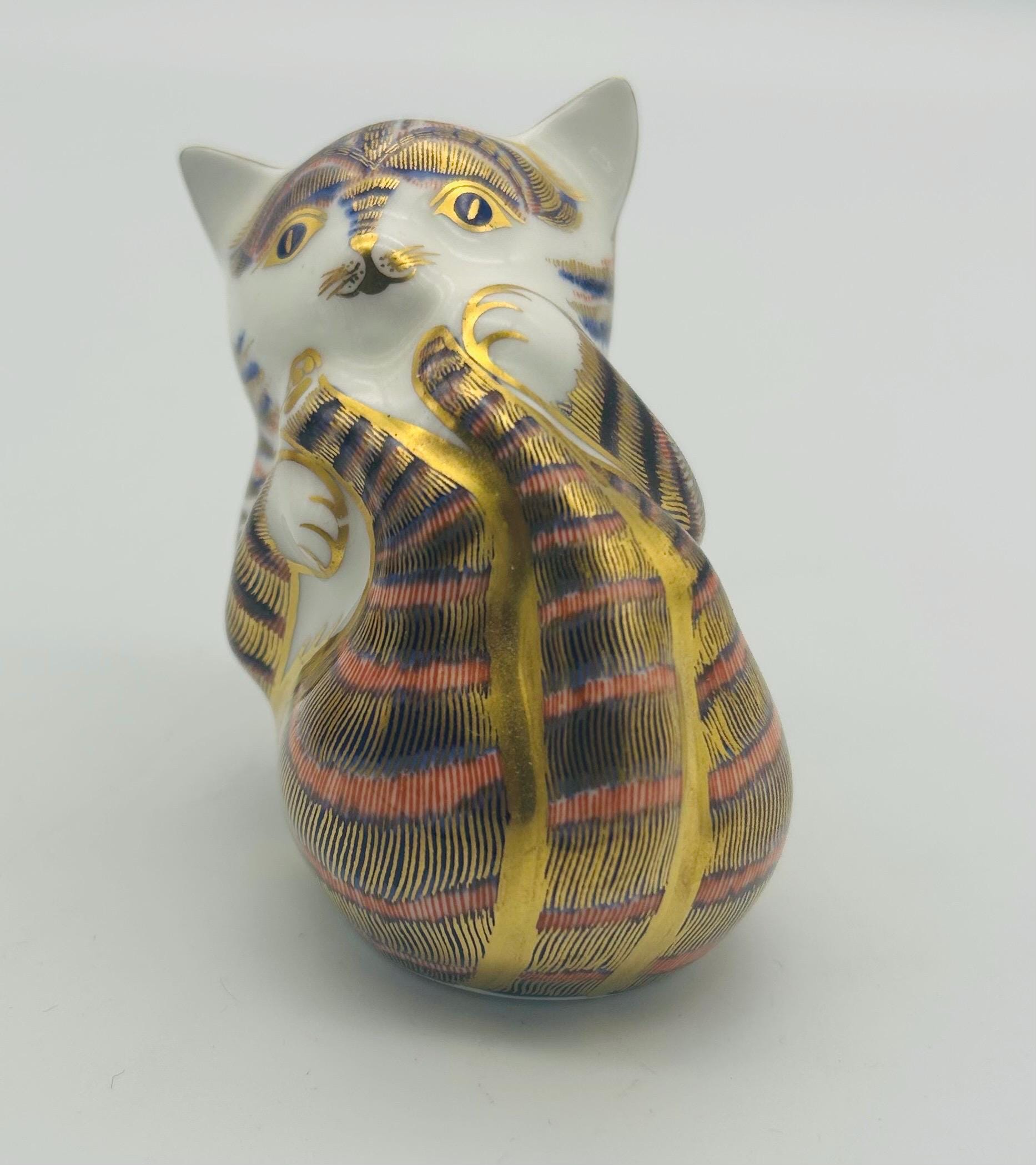 ロイヤル クラウン ダービー 伊万里猫と子猫 – エレガントな 22k