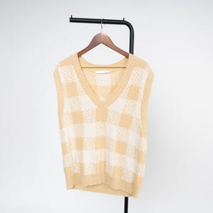 Oui Moments Womens Knit Sweater Vest Beige Check Pattern V-Neck Soft Casual Size - US 6, DE 36, S/M