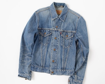 Chaqueta vaquera vintage Levis para mujer, manga larga, azul, estilo camionero, fabricada en EE. UU., estilo clásico desgastado Y2K, talla S.