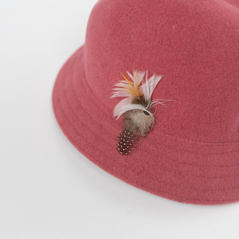 Kangol Womens Pink Wool Hat Vintage Cloche Bucket Feather Made in England One Size image 4
