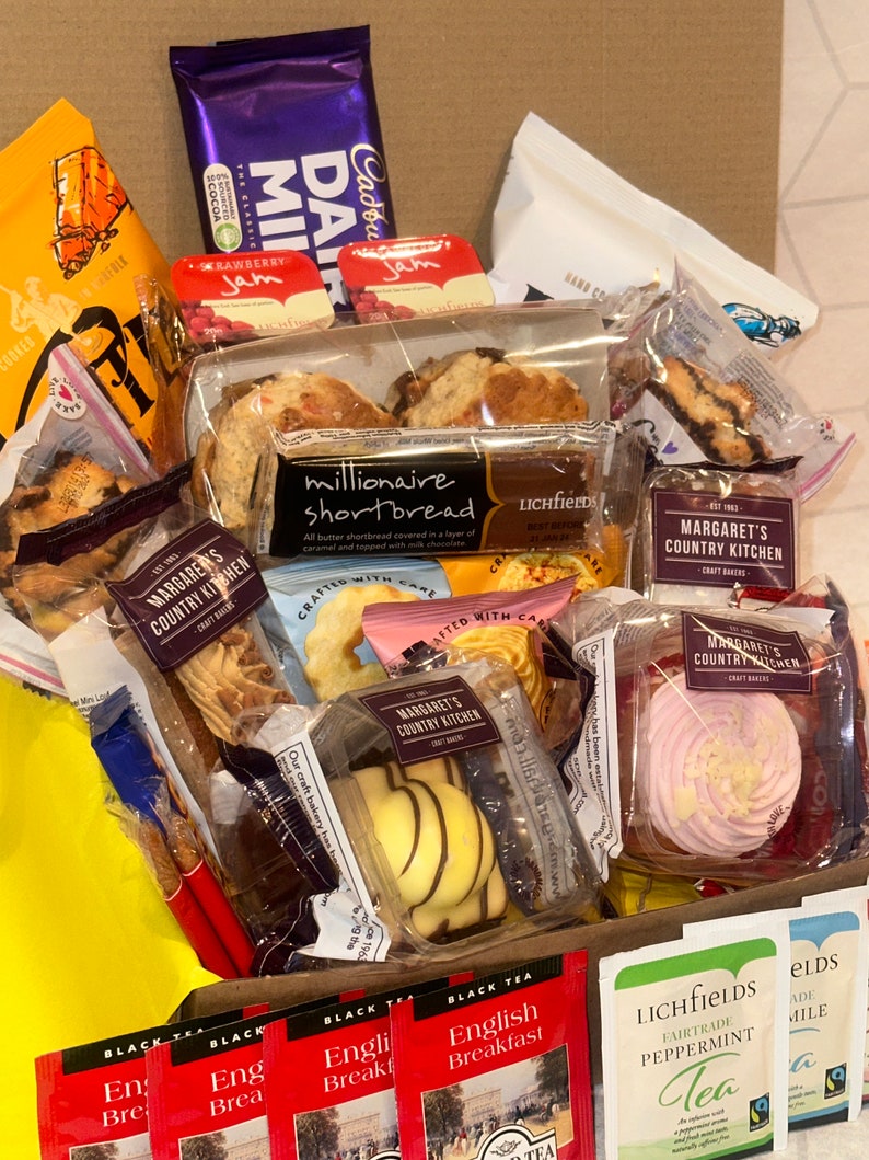 Luxury Afternoon Tea Hamper Afternoon Tea for 4 Pick Me up Present Free ...