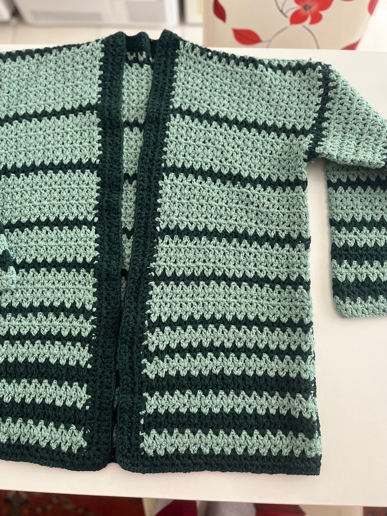 Häkel-Cardigan für Damen, süße Häkel-Cardigan mit Taschen, grüne Strickjacke, Geschenk zum Muttertag, Geschenk für sie Bild 2