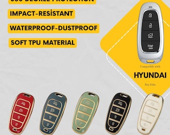 Puede incluir: Un juego de cinco fundas de TPU para llaves de vehículos Hyundai en rojo, gris, verde, negro y blanco, con bordes dorados. El texto incluye 360 DEGREE PROTECTION, IMPACT-RESISTANT, WATERPROOF-DUSTPROOF, SOFT TPU MATERIAL y HYUNDAI.