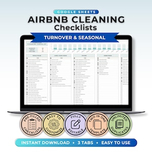 Op de afbeelding: Een laptopscherm toont een Airbnb schoonmaak checklist sjabloon. Het scherm toont een spreadsheet met verschillende schoonmaaktaken gecategoriseerd per kamer. Onder het scherm staan ronde badges met tekst als "Voorgevulde checklists" en "Gemakkelijk aan te passen".