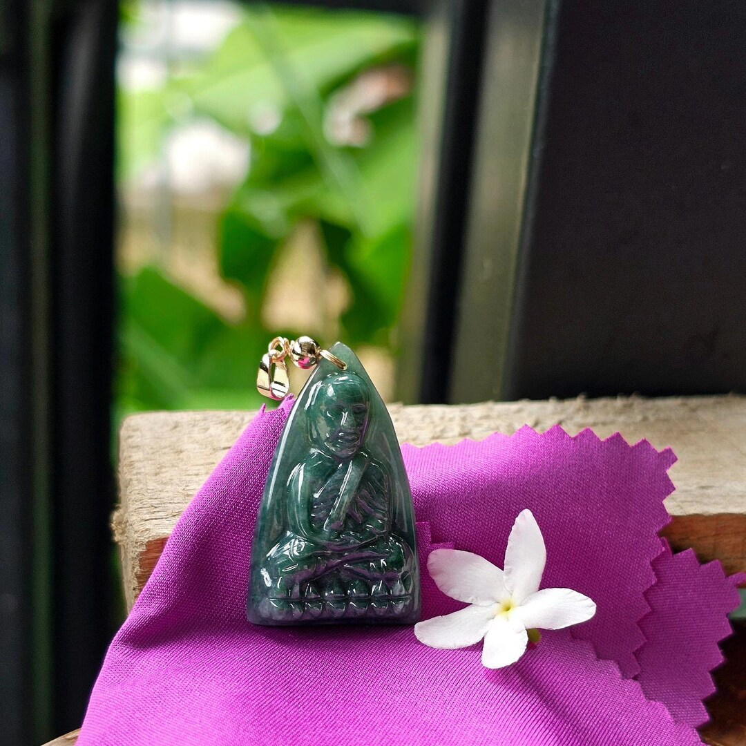Carved Jade Luang Pu Thuad Buddha Thai Amulet Pendant Ocean Blue Some carved-jade-luang-pu-thuad-buddha-thai-amulet-pendant-ocean-blue-some