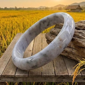 Zeldzaam item Birmese jade armband groot formaat naturel type A grijs binnendiameter 78 mm
