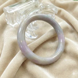 ビルマ産翡翠バングルブレスレット：緑、紫、黄色のドーナツ型（内径57.1mm）