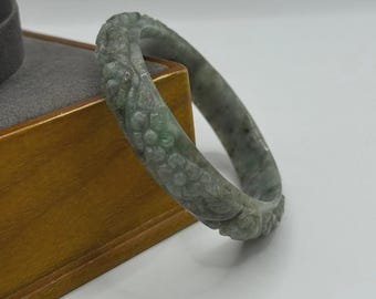 Burmese Jade Bangle Carved Flowers and Vines of Wealth Clear and Shiny Inner Size 58.5 mm