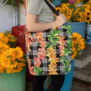 Palaka Flower Lei Tote Bag: Hawaiian Floral Print Travel Bag