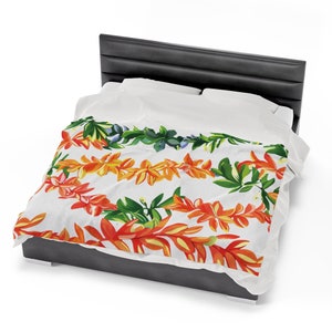 Hawaiian Flower Lei Velveteen Blanket: Colorful Floral Throw