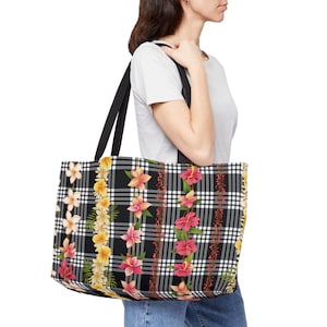 Palaka Flower Lei Weekender Tote Bag: Hawaiian Floral Travel Accessory