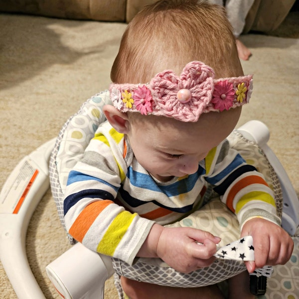Baby girl crocheted headband in sparkle glitter yarn, crocheted heart, with flowers