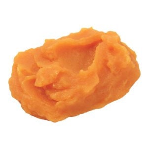 Peut inclure: Gros plan sur une purée lisse de couleur orange. La purée est épaisse et crémeuse, avec une texture légèrement granuleuse.