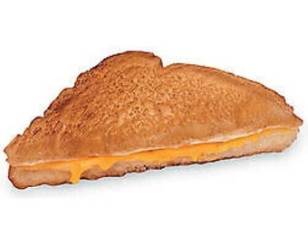 Réplica de comida falsa de sándwich de queso a la parrilla