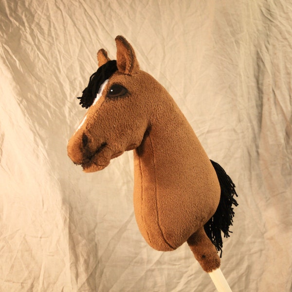 Hobby horse VALE Corinth, bay hobby horse, showjumping hobby horse, realistic hobby horse, stick horse, cheap hobby horse, brown hobby horse