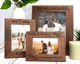 Engraved Photo Frame, 4x6 5x7 8x10 Picture Frame, Engagement Couple Picture frame, Wedding Photo Frame, Family Personalized Photo Frame